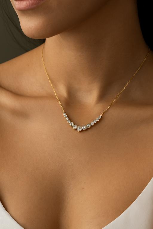 Curved Elegance Round Diamond Chain Necklace in Gold