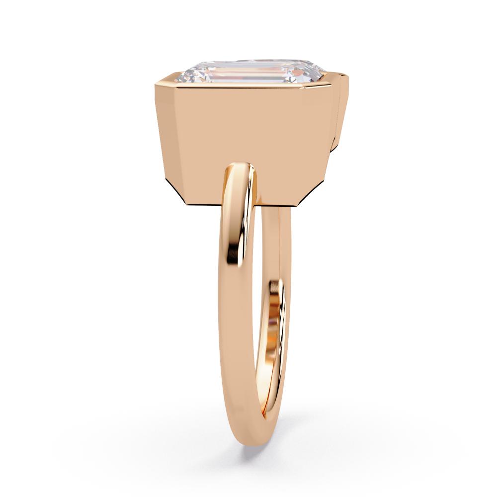 The Pear & Emerald Bezel Toi Et Moi Ring in Gold