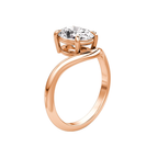 Oval diamond engagement ring
