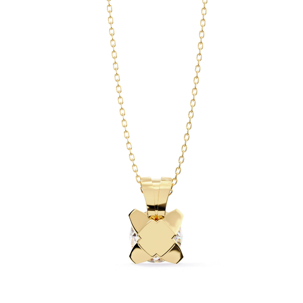 Gold chain pendant with round solitaire diamond