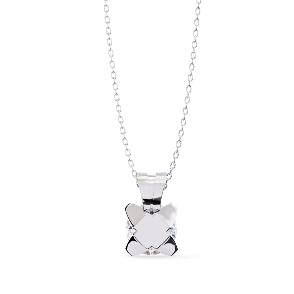 White Gold chain pendant with round solitaire diamond