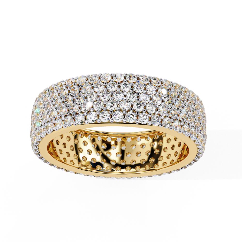 Luxurious diamond band in gold