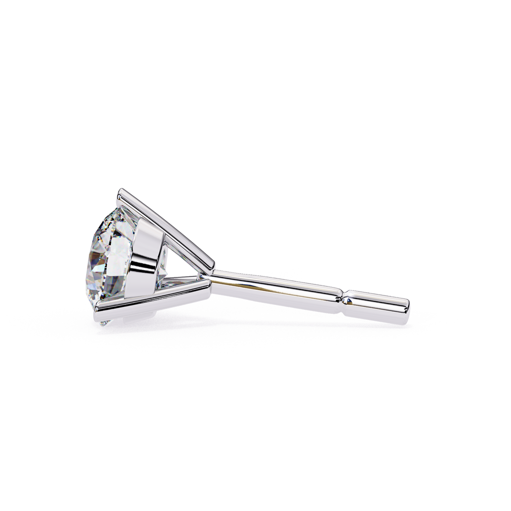 Round diamond stud earrings