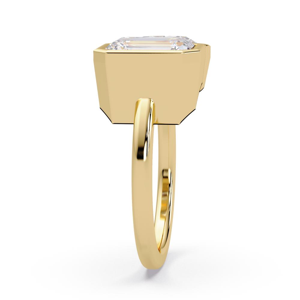 The Pear & Emerald Bezel Toi Et Moi Ring in Gold