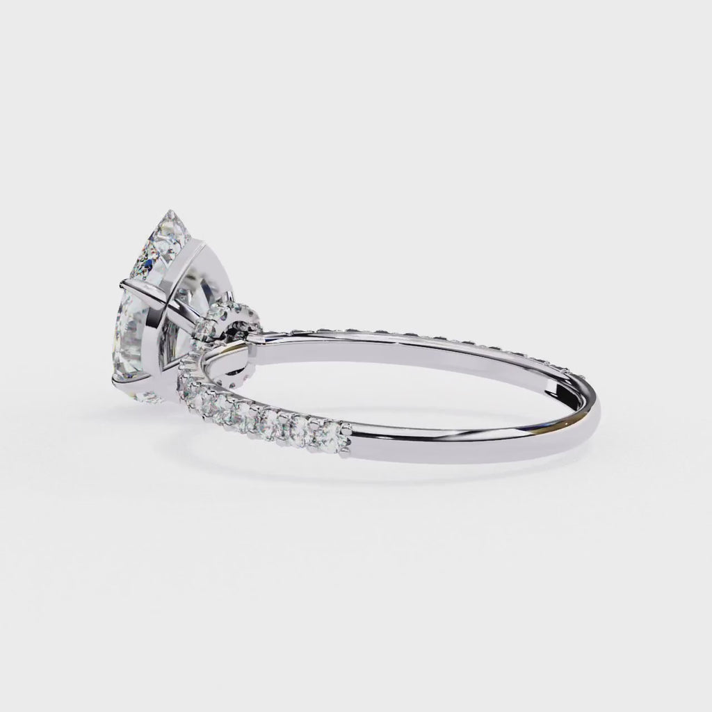 Lab grown diamond engagement ring with Pear brilliant center