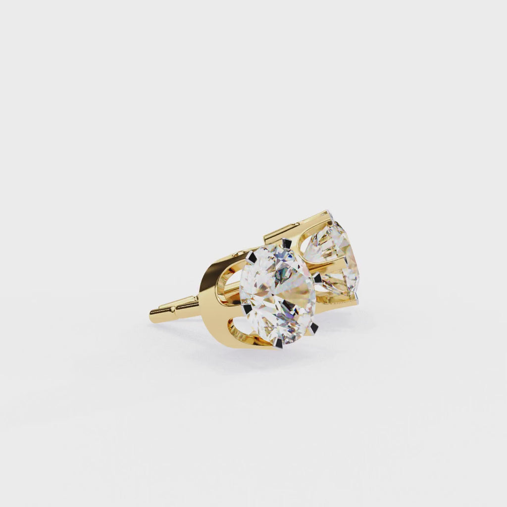 Round shaped diamond stud earrings