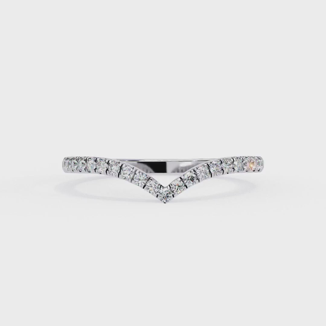 Chevron diamond band