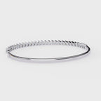 Luxury tennis bracelet with round diamonds
