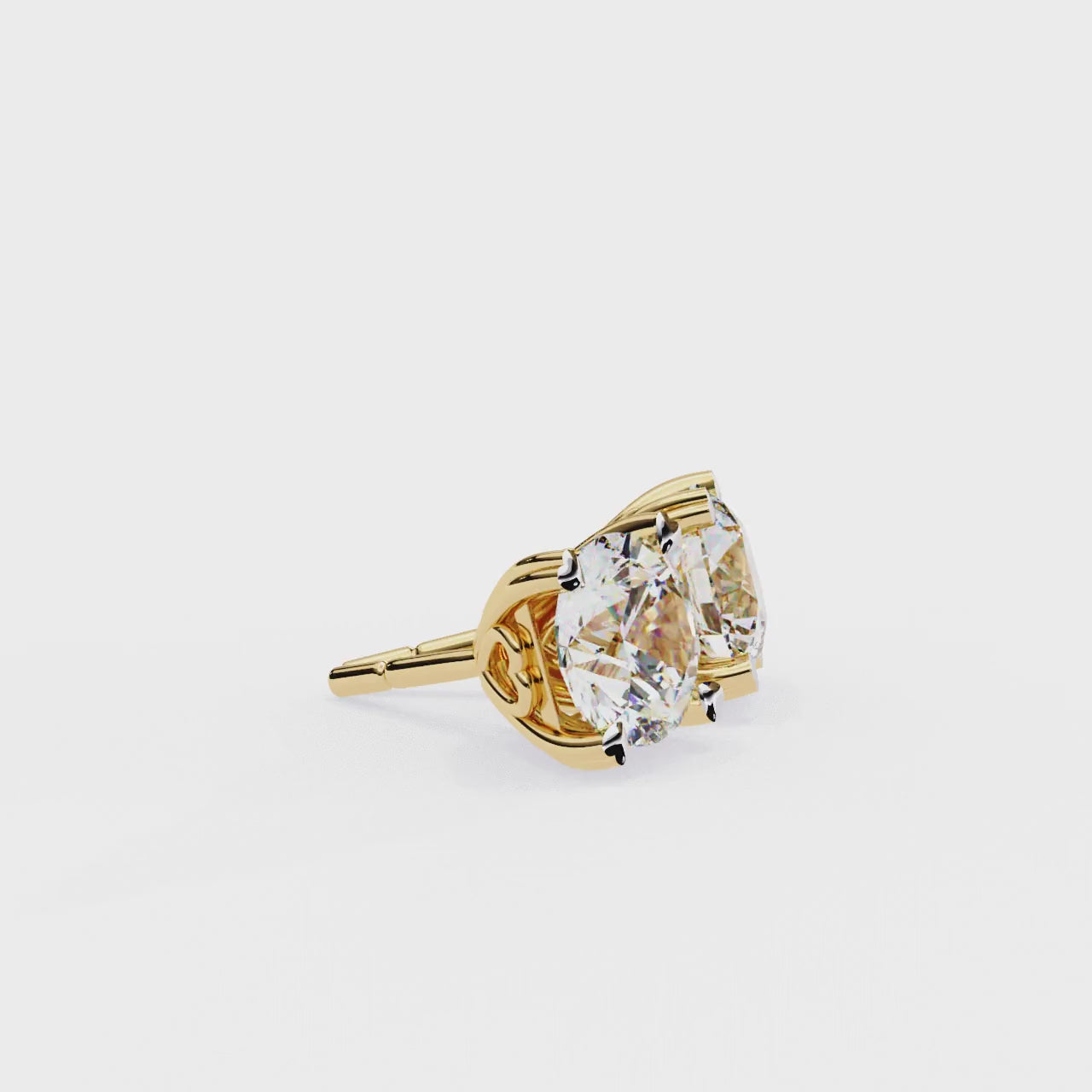 Round shaped diamond stud earrings