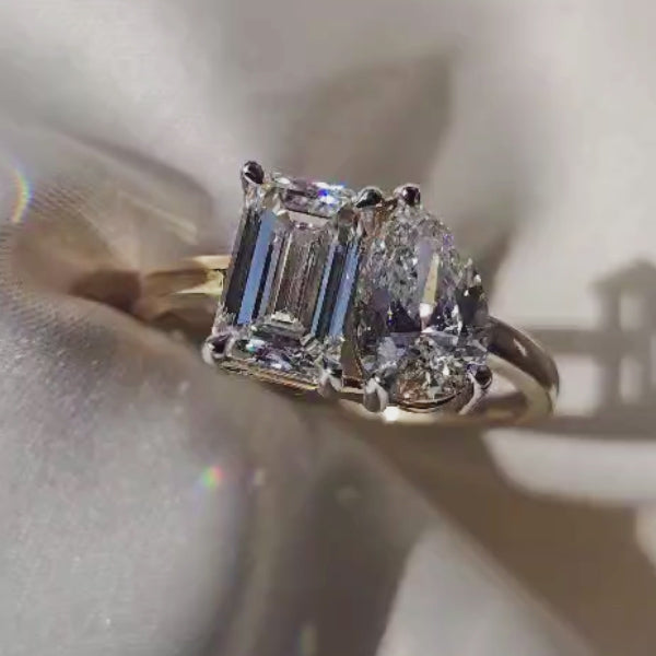 Emerald & Pear With Toi Et Moi Engagement Ring in Gold